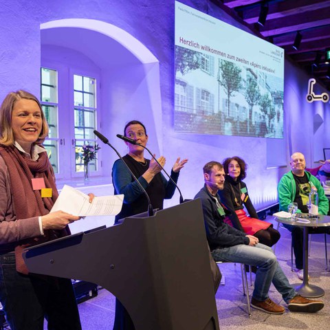 v.l. Esther Roth, Johanna Wüthrich, Patrick Brechbühl, Paola Pitton, Michael Hermann.jpg. Vergrösserte Ansicht