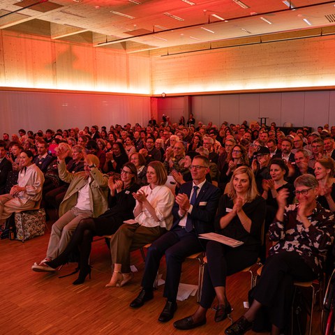 Blick ins Publikum der Kulturpreisverleihung 2026.jpg. Vergrösserte Ansicht