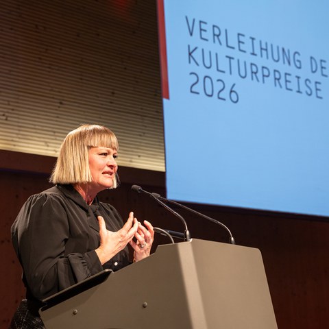 Nicole Bernegger erhält den Spartenpreis Musik 2026.jpg. Vergrösserte Ansicht