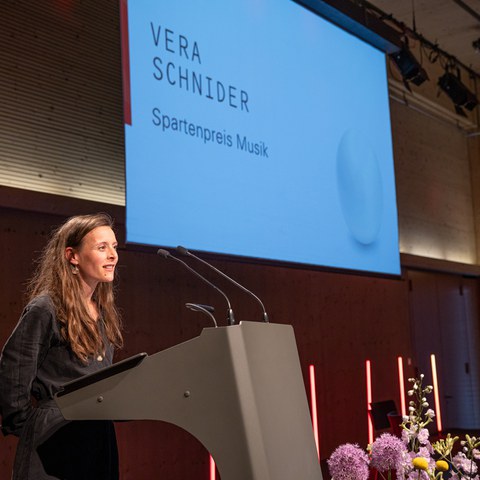 Vera Schnider erhält den Spartenpreis Musik 2026.jpg. Vergrösserte Ansicht