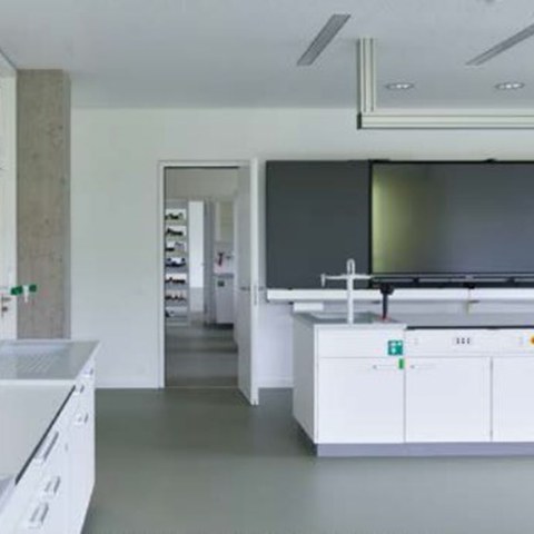 Schulzimmer II (c) Roman Weyeneth. Vergrösserte Ansicht