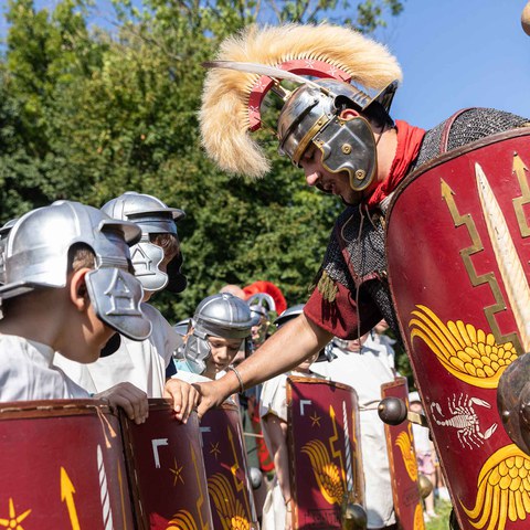 Anweisungen in der Legionärsschule_Export.jpg. Vergrösserte Ansicht