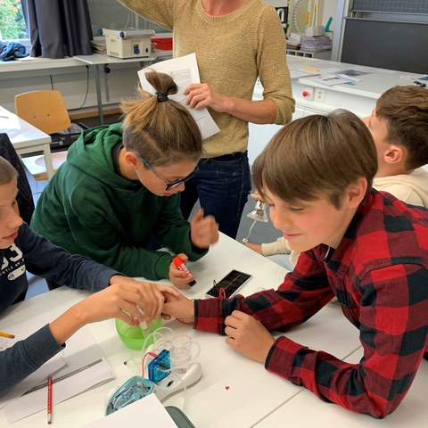 Wie funktioniert ein Wasserstofffahrzeug? Foto: zVg Sekundarschule Gelterkinden. Vergrösserte Ansicht