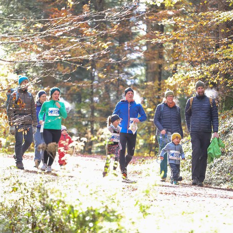 Team-OL_im Wald 1.jpg. Vergrösserte Ansicht